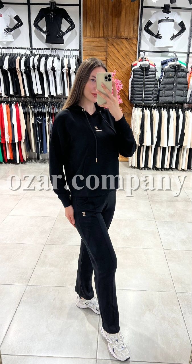 Женский Koстюм Burberry Женский Koстюм Burberry