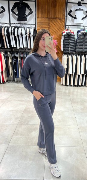 Женский Koстюм Burberry Женский Koстюм Burberry