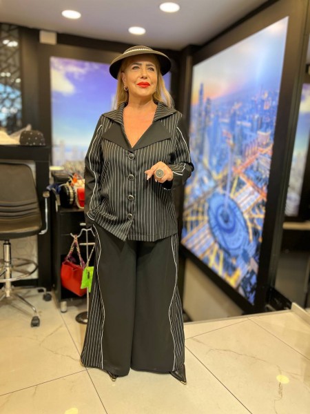 Женский Костюм Iness (Большие размеры) Женский Костюм Iness (Большие размеры)