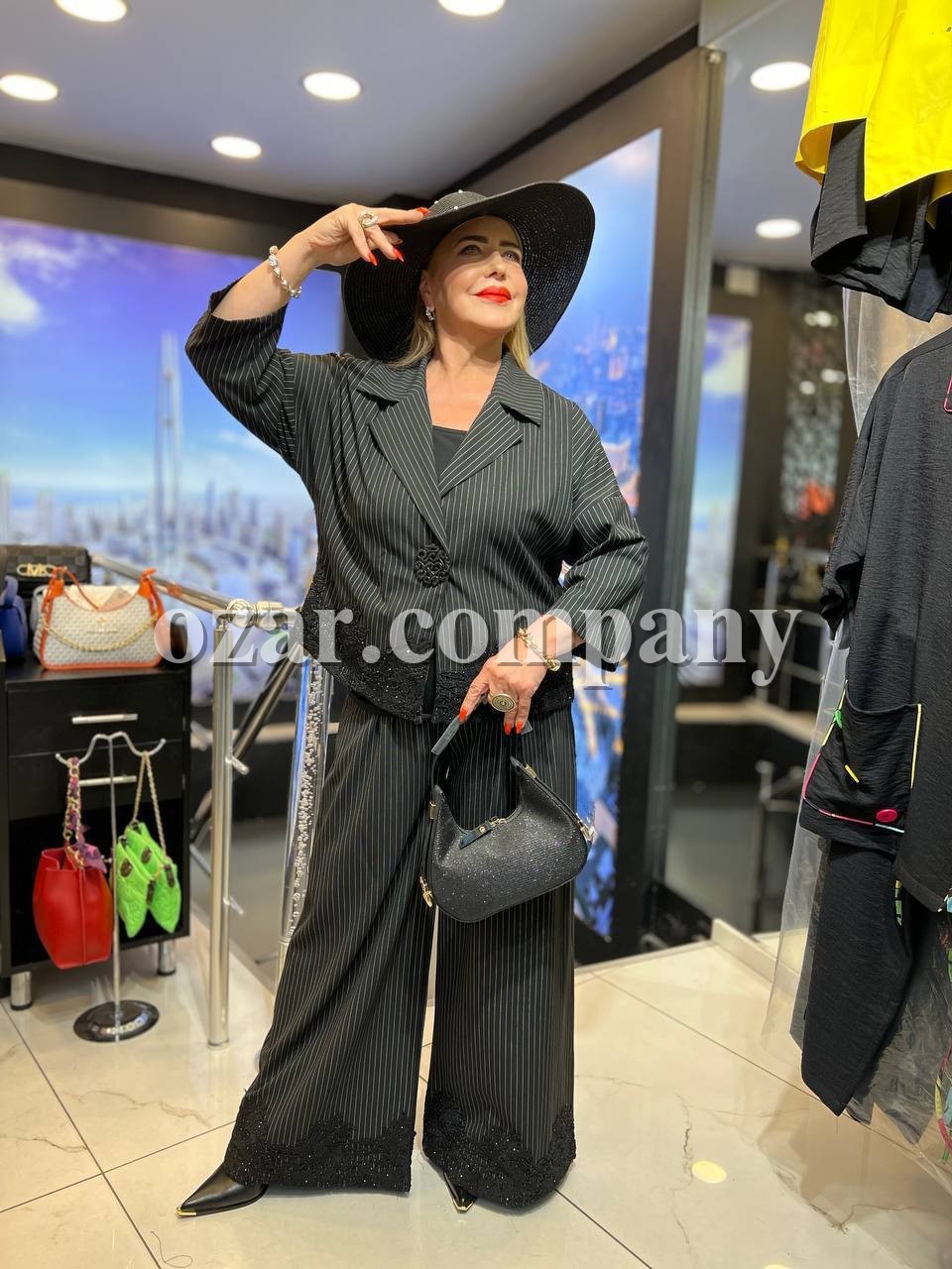 Женский Костюм Iness (Большие размеры)