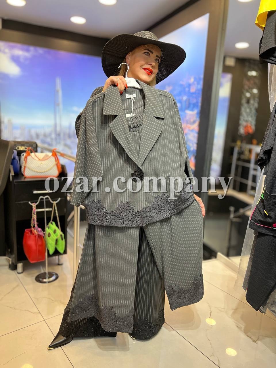 Женский Костюм Iness (Большие размеры)