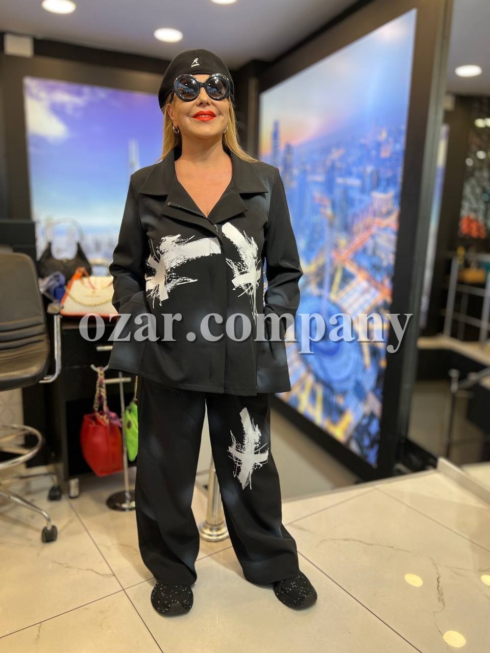 Женский Костюм Iness (Большие размеры)