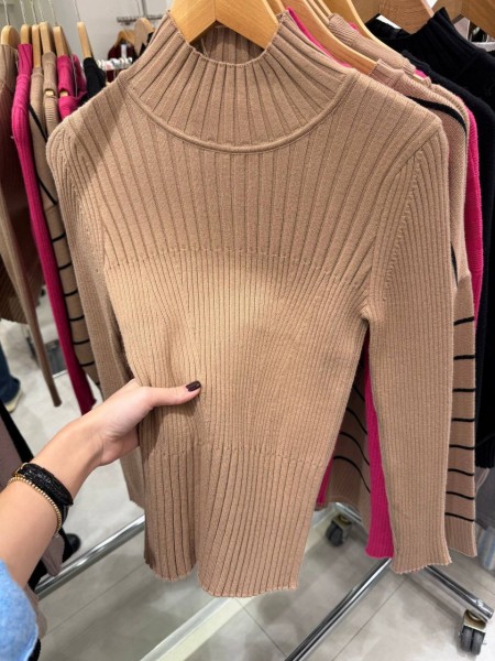 Женский Свитер Trikotto