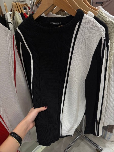 Женский Свитер Trikotto