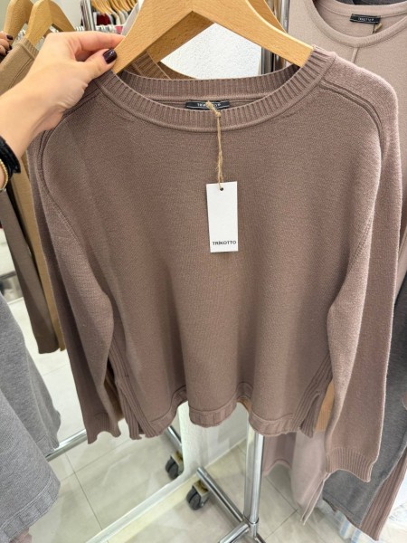 Женский Свитер Trikotto