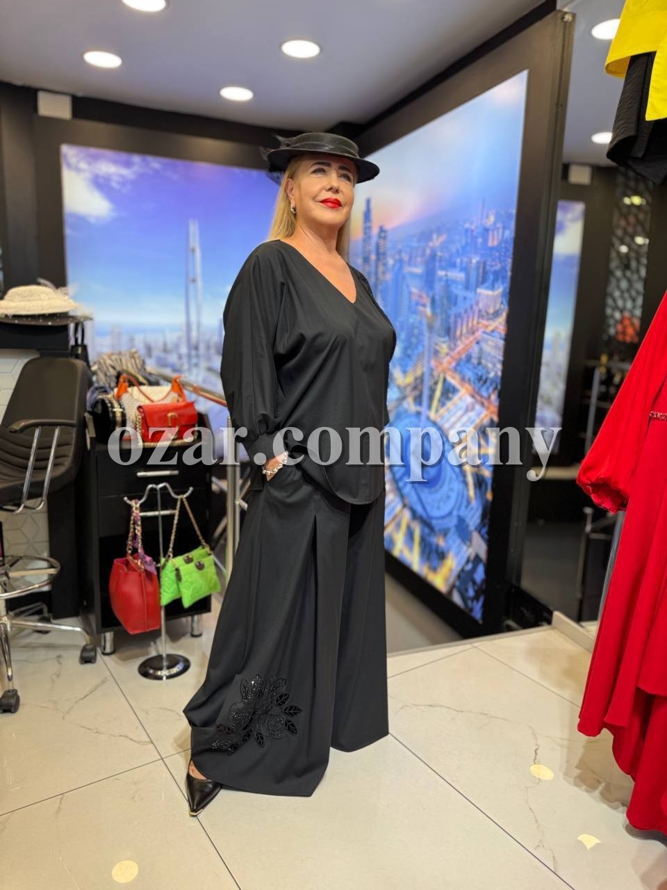 Женский Костюм Iness (Большие размеры)