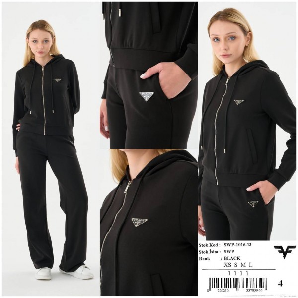 Женский Костюм Prada