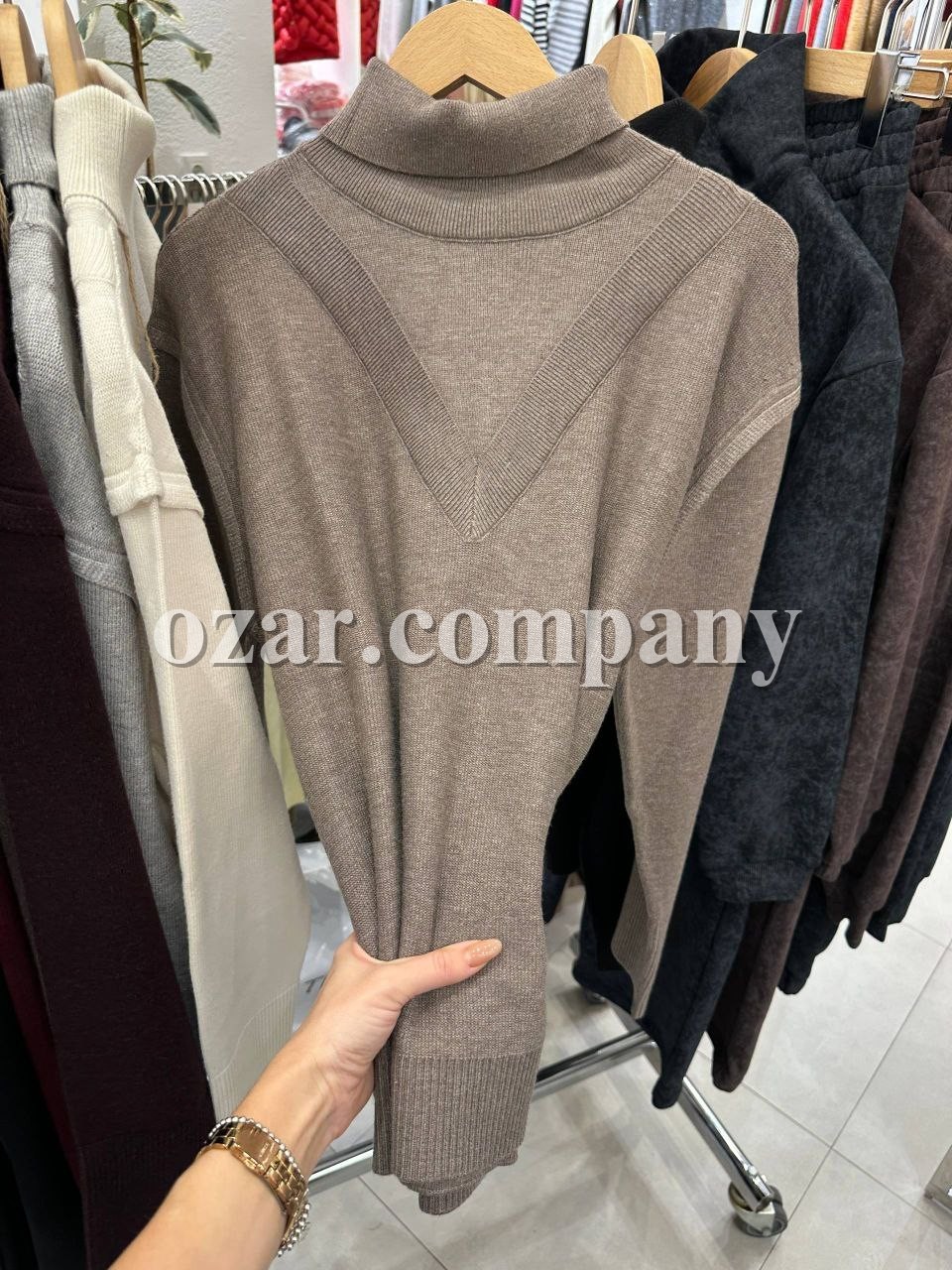 Женский Свитер Trikotto