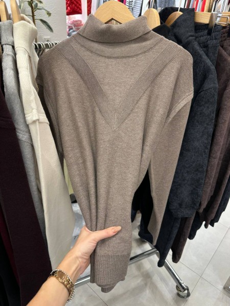 Женский Свитер Trikotto