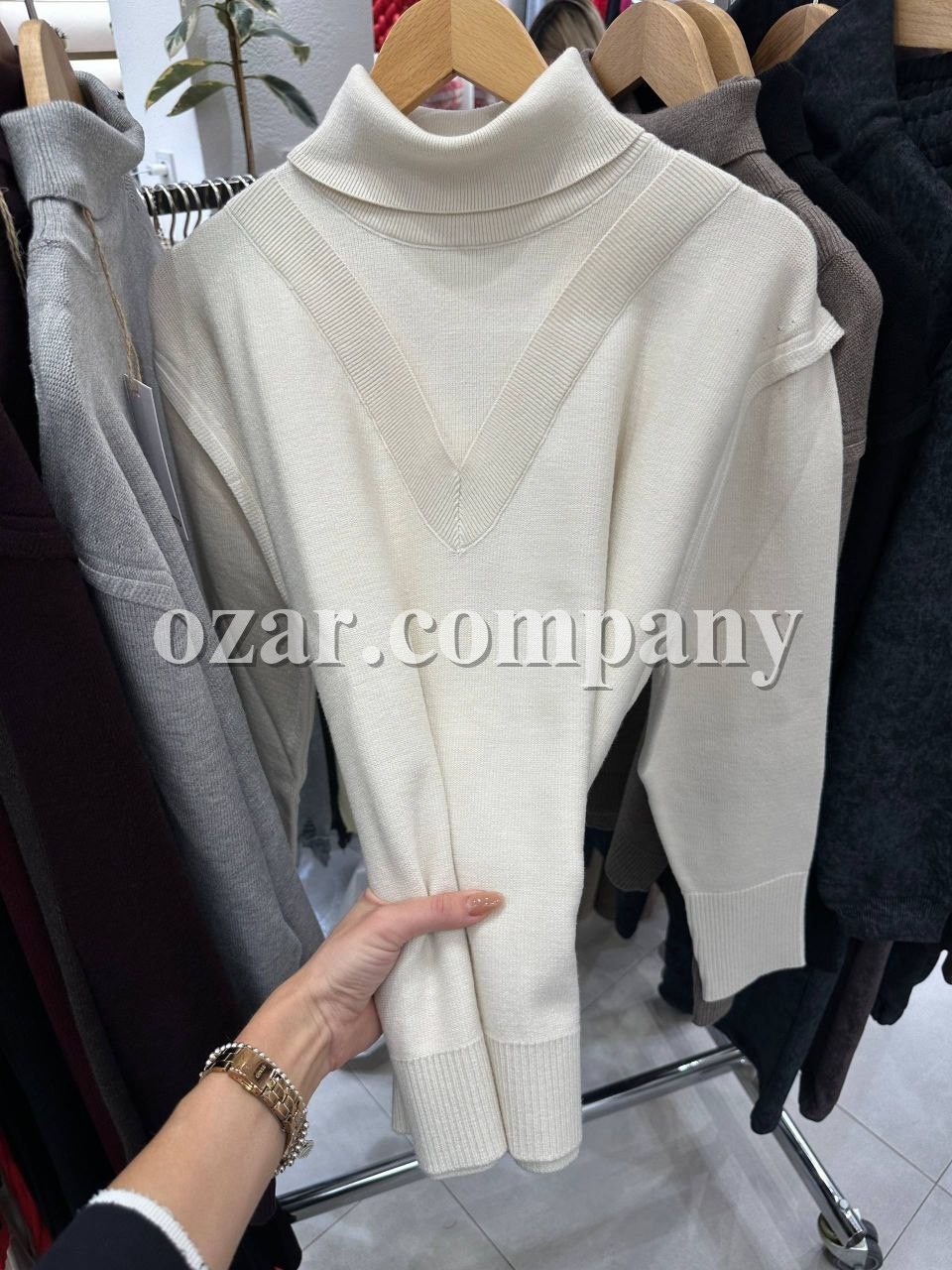 Женский Свитер Trikotto