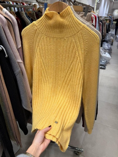 Женский Свитер Trikotto