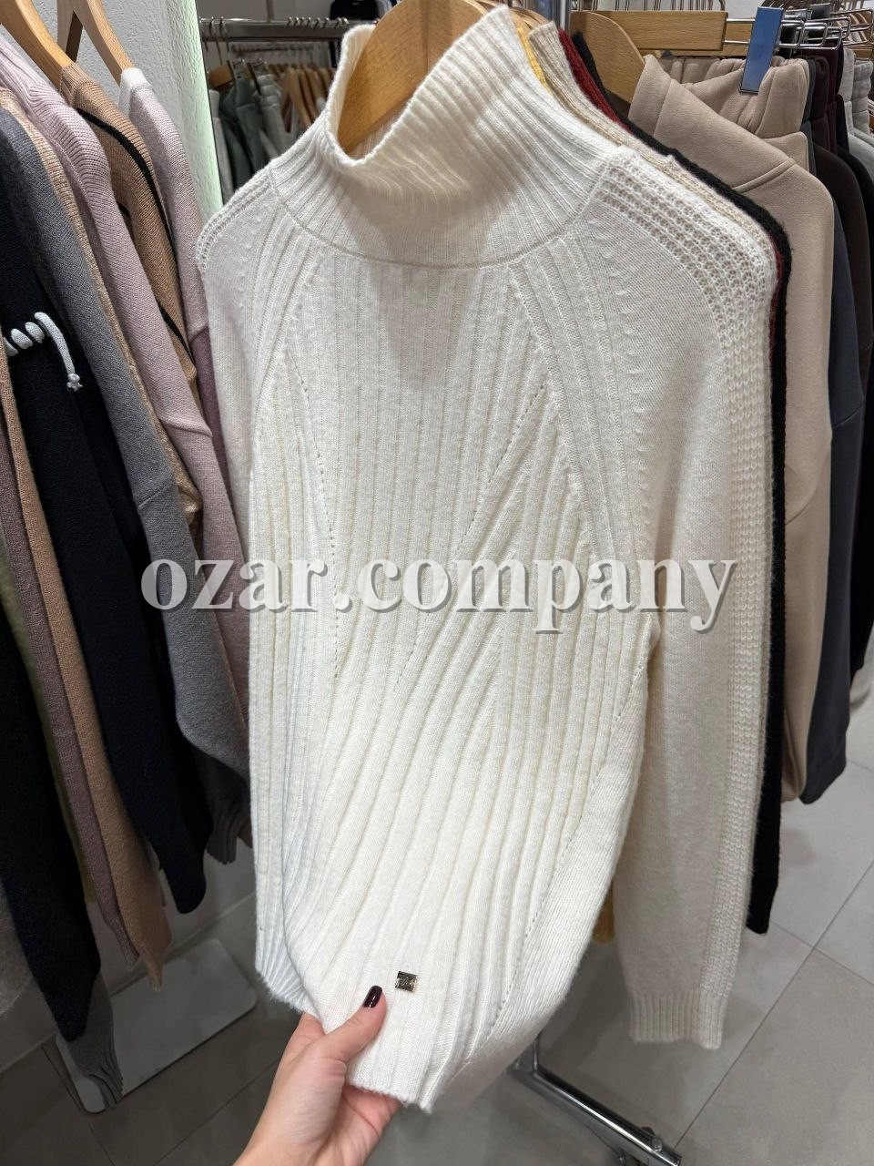 Женский Свитер Trikotto