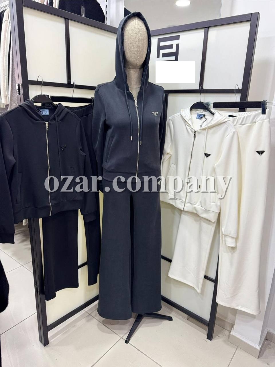 Женский Костюм Prada