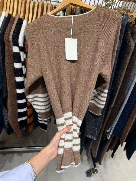 Женский Свитер Trikotto