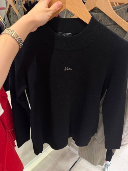 Женский Свитер Trikotto