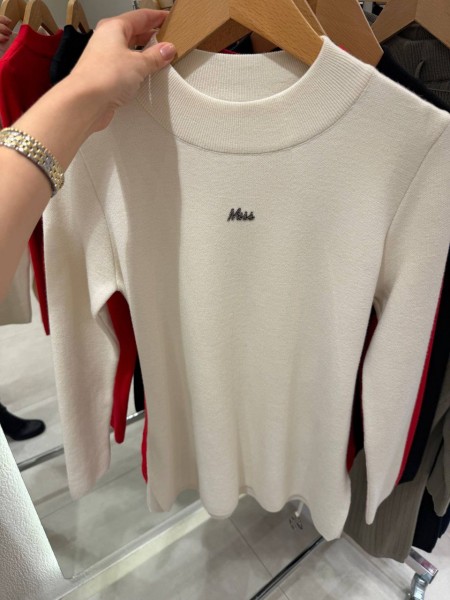 Женский Свитер Trikotto