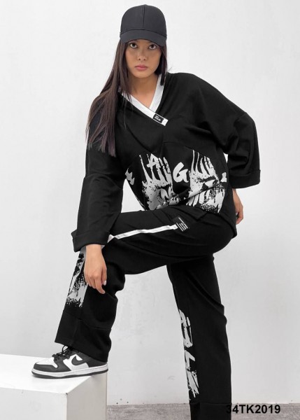 Женский Костюм We Are