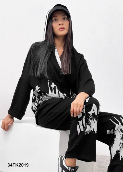 Женский Костюм We Are