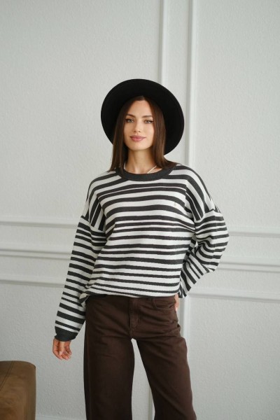 Женский Свитер Trikotto