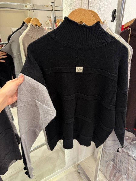 Женский Свитер Trikotto