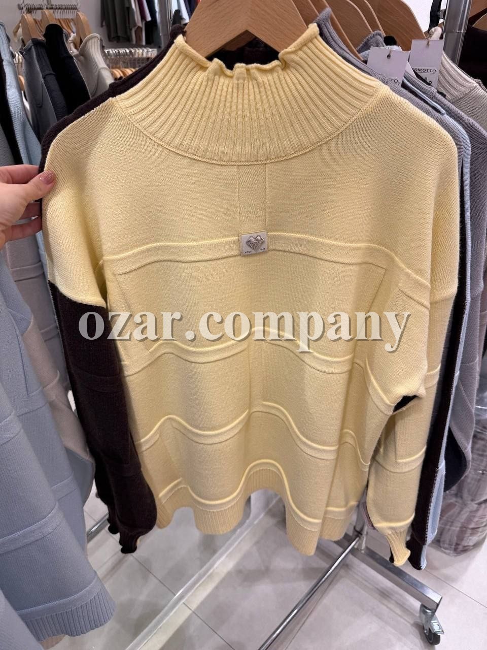 Женский Свитер Trikotto