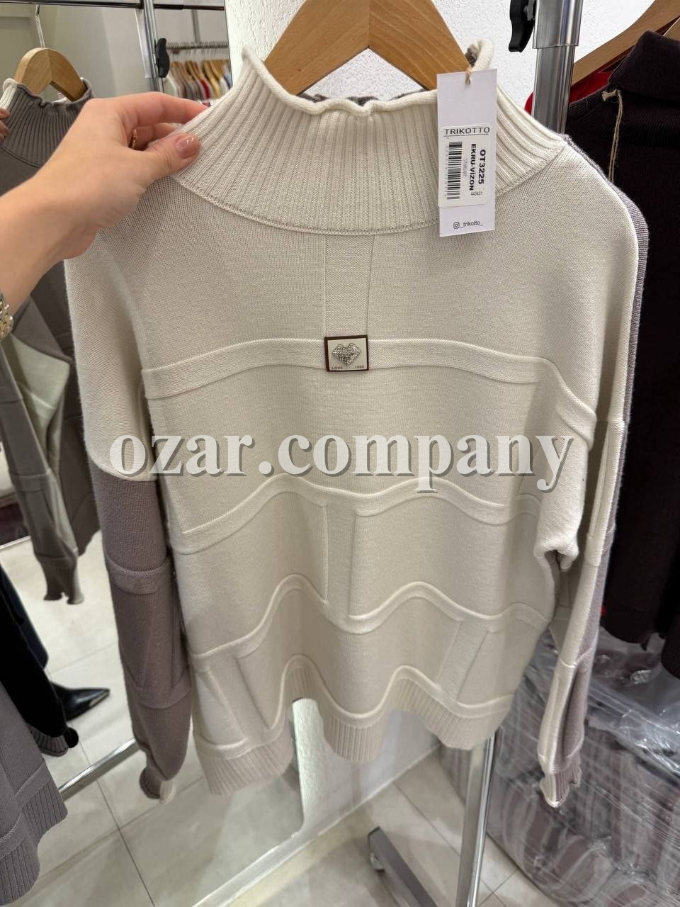 Женский Свитер Trikotto