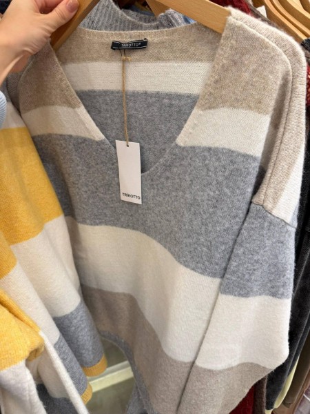 Женский Свитер Trikotto