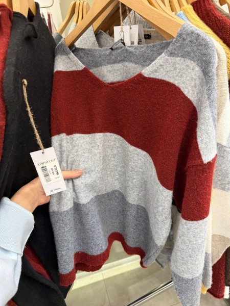 Женский Свитер Trikotto