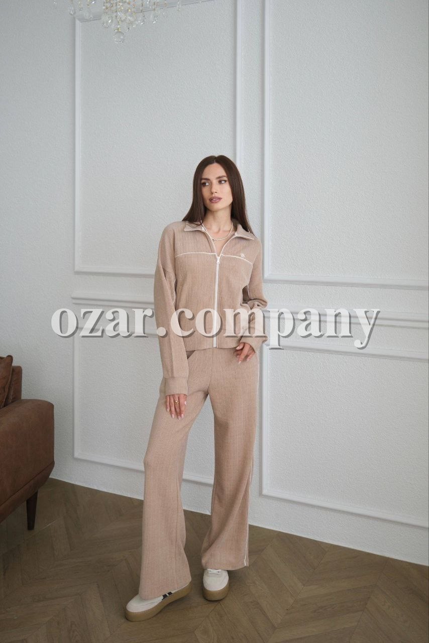 Женский Велюровый Костюм Trikotto