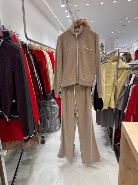 Женский Велюровый Костюм Trikotto