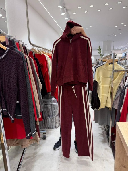 Женский Велюровый Костюм Trikotto