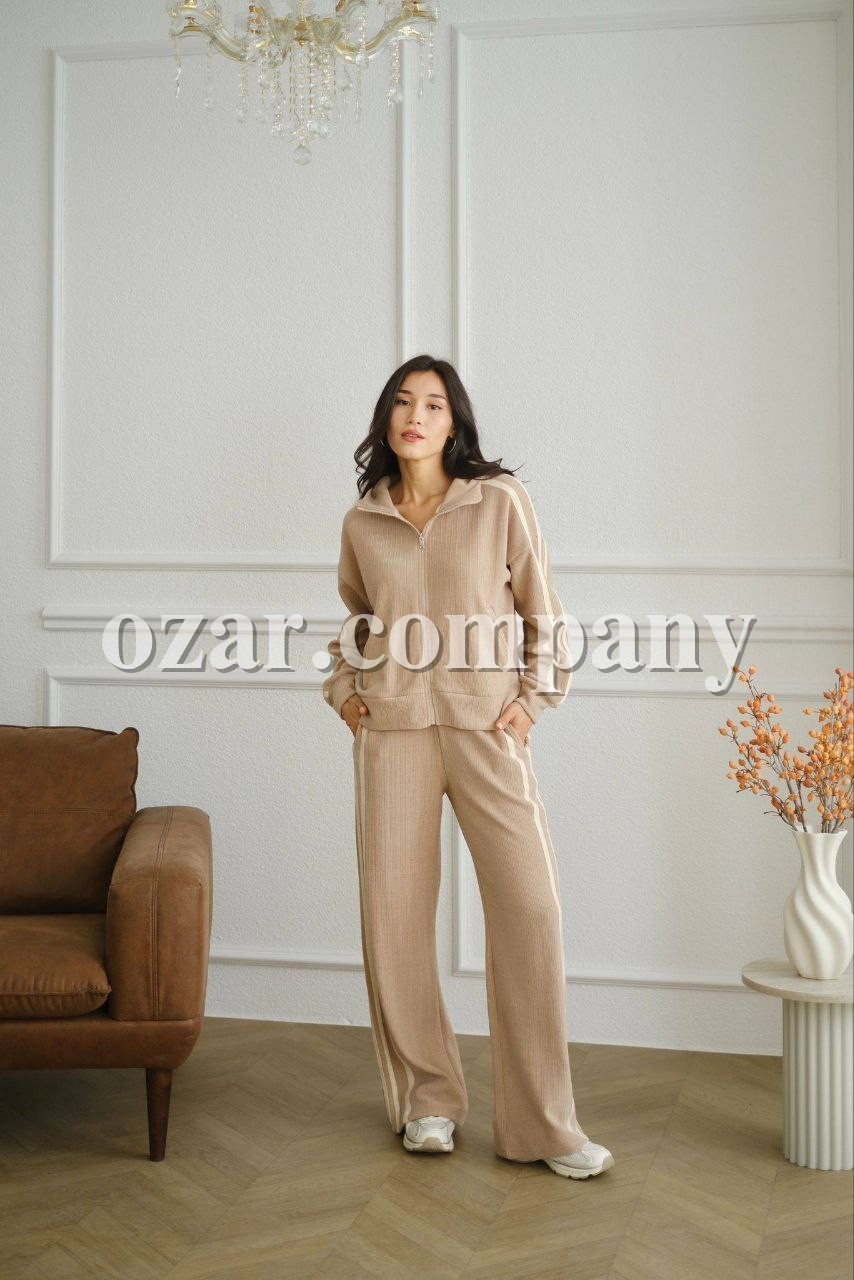 Женский Велюровый Костюм Trikotto