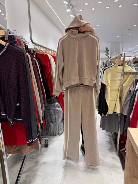 Женский Велюровый Костюм Trikotto