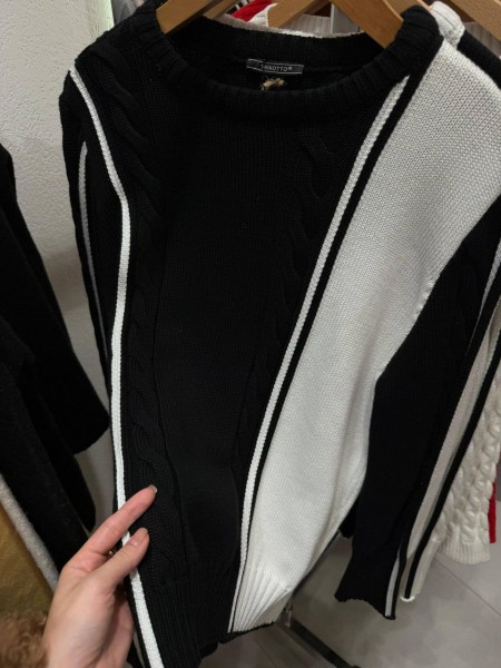 Женский Свитер Trikotto