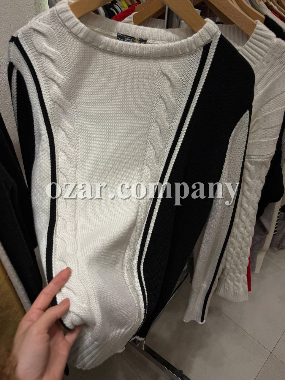 Женский Свитер Trikotto