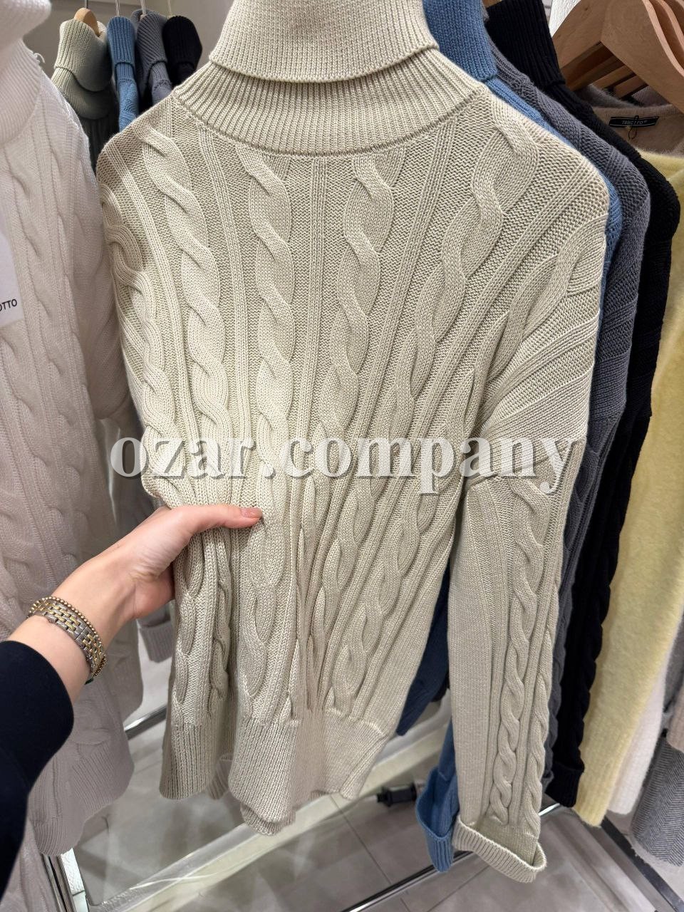 Женский Свитер Trikotto