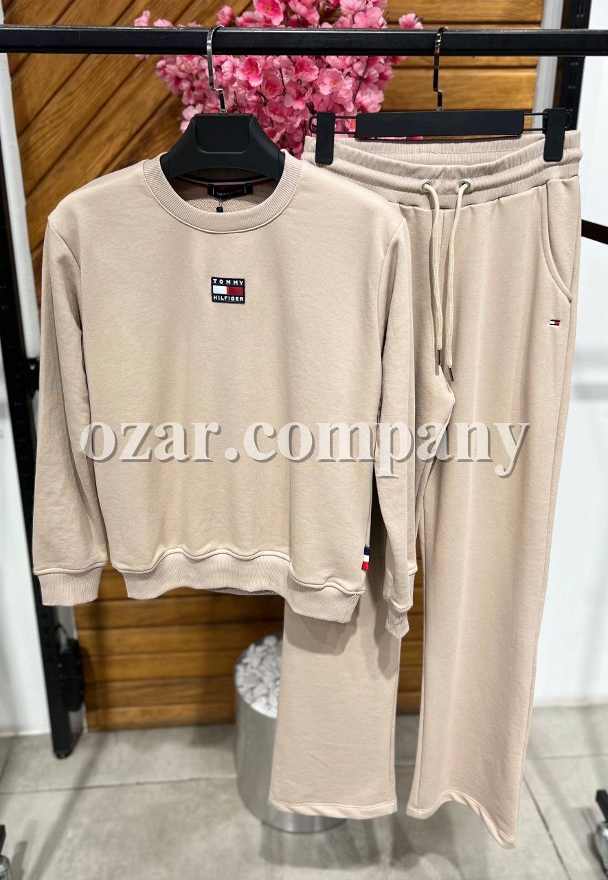Женский Koстюм Tommy Hilfiger