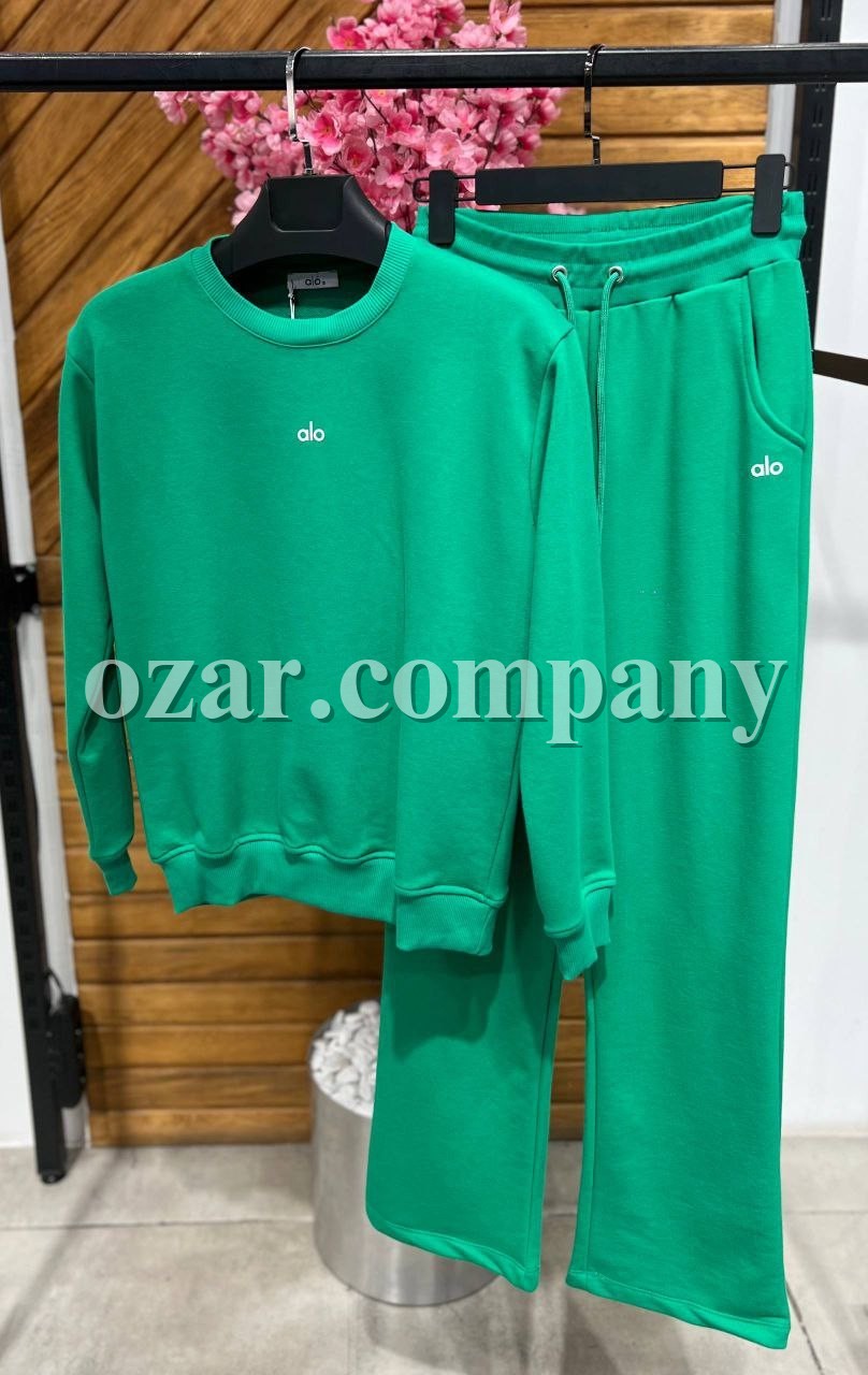 Женский Koстюм Alo