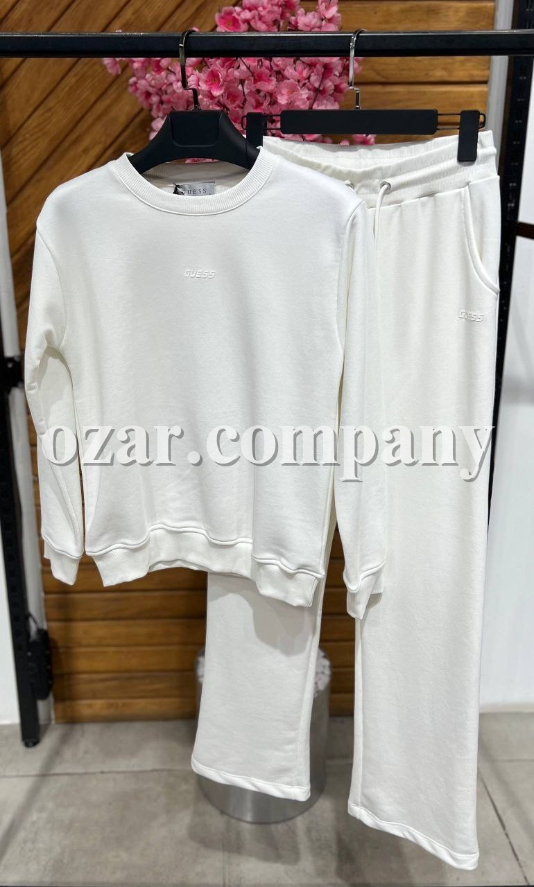 Женский Koстюм Guess