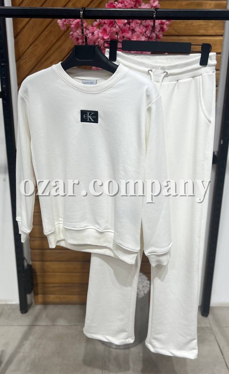 Женский Koстюм Calvin Klein