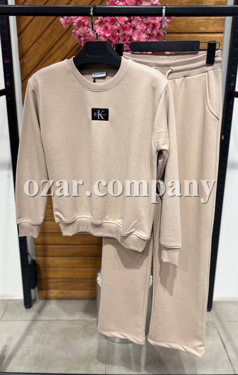 Женский Koстюм Calvin Klein