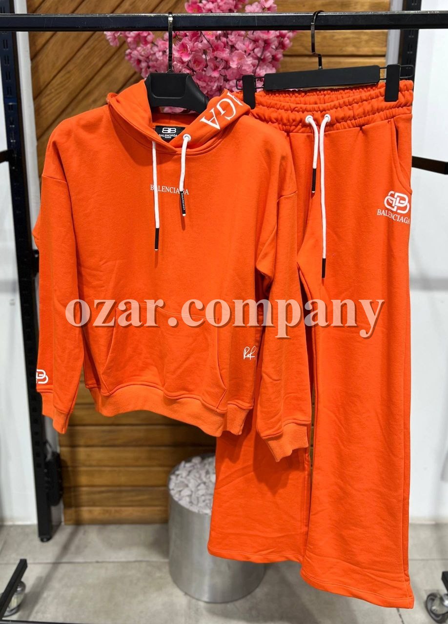 Женский Koстюм Balenciaga