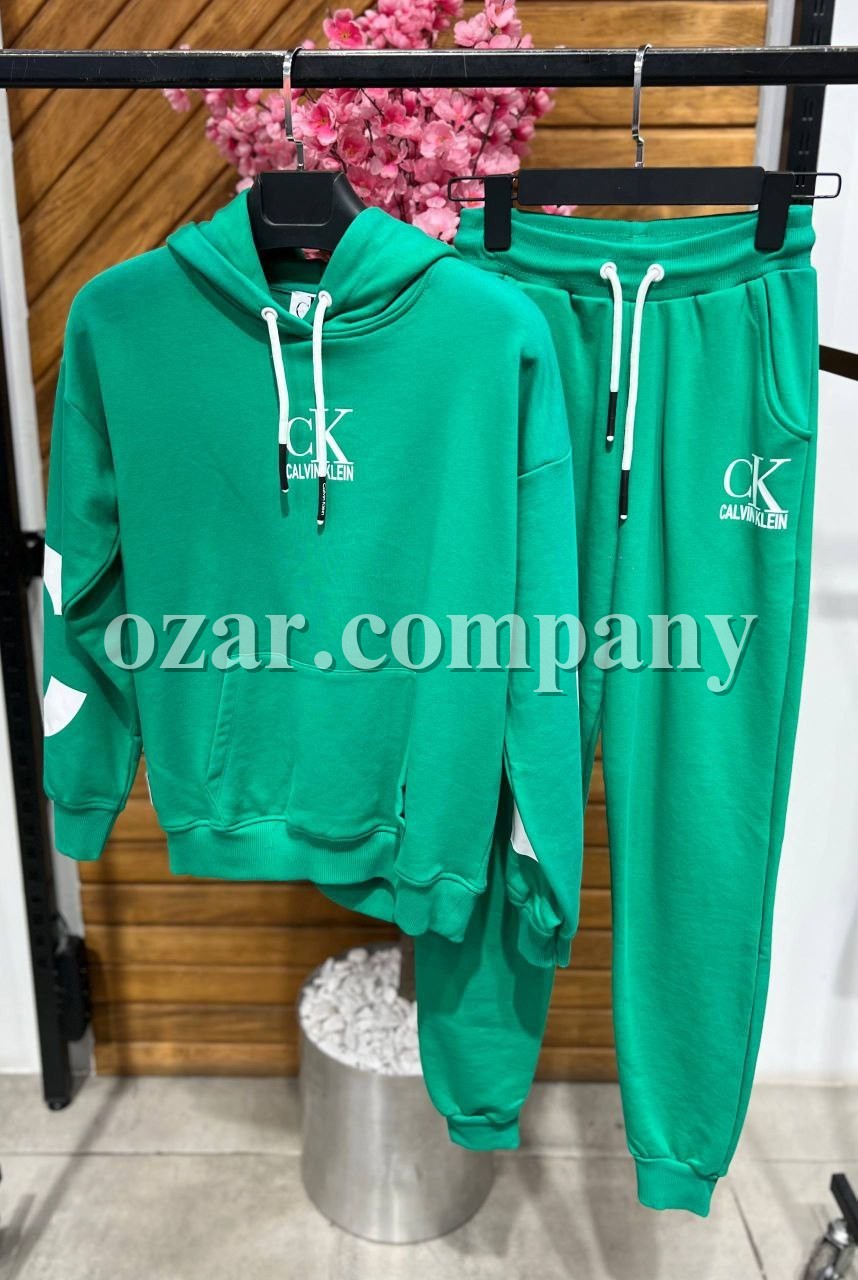 Женский Koстюм Calvin Klein