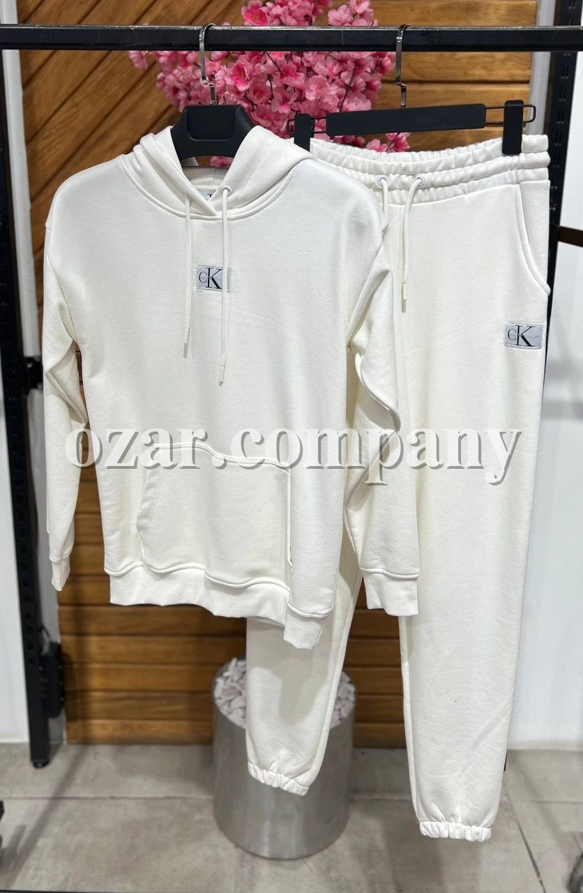 Женский Koстюм Calvin Klein