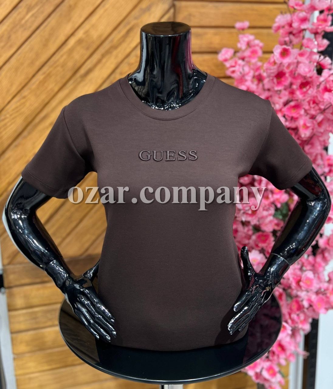 Женская Футболка Guess