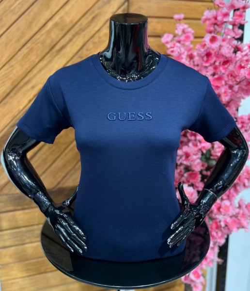 Женская Футболка Guess