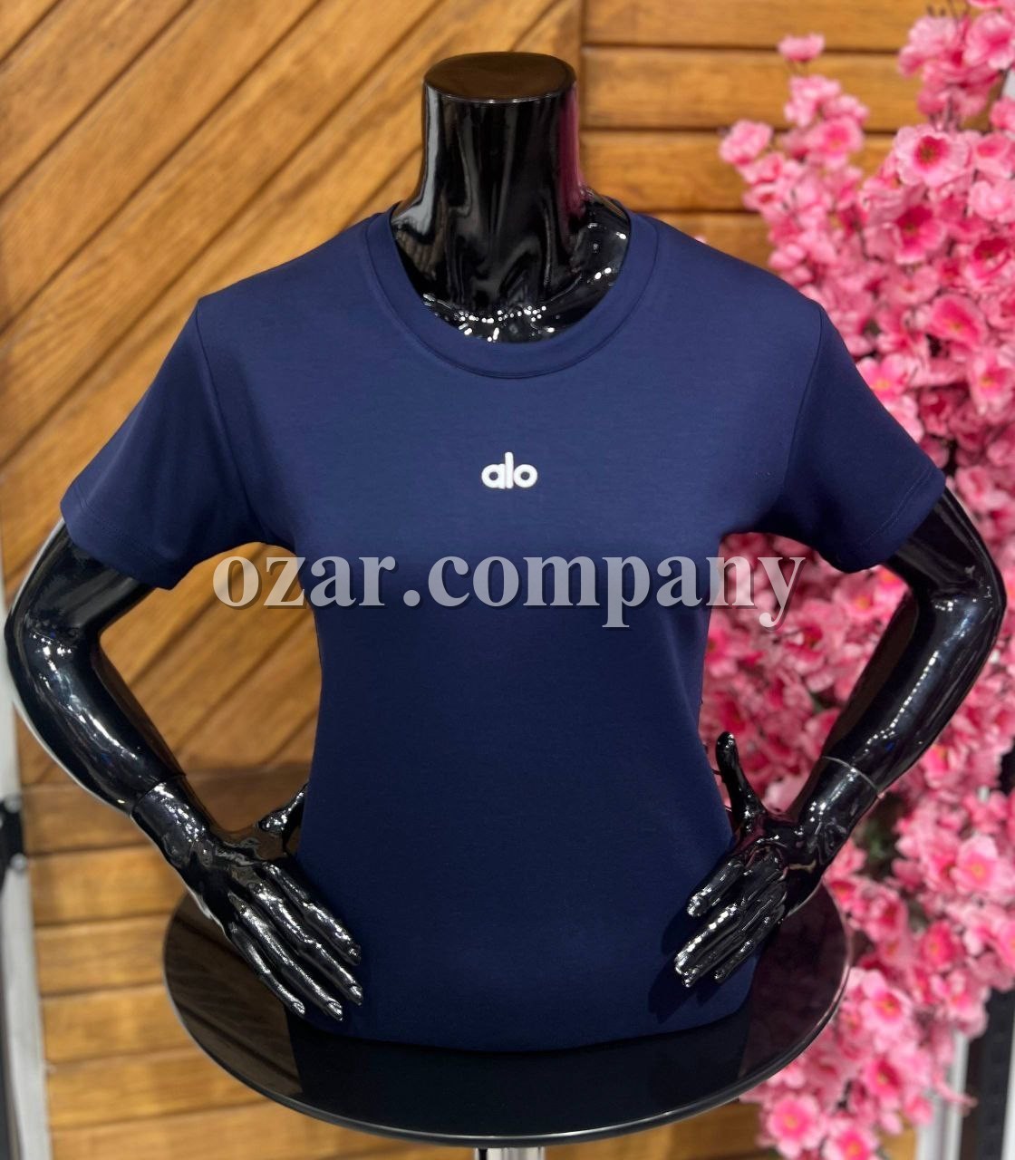 Женская Футболка Alo