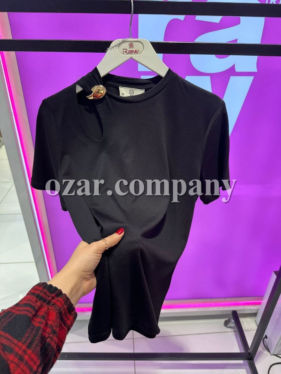 Женская Футболка Raw 