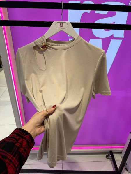 Женская Футболка Raw 