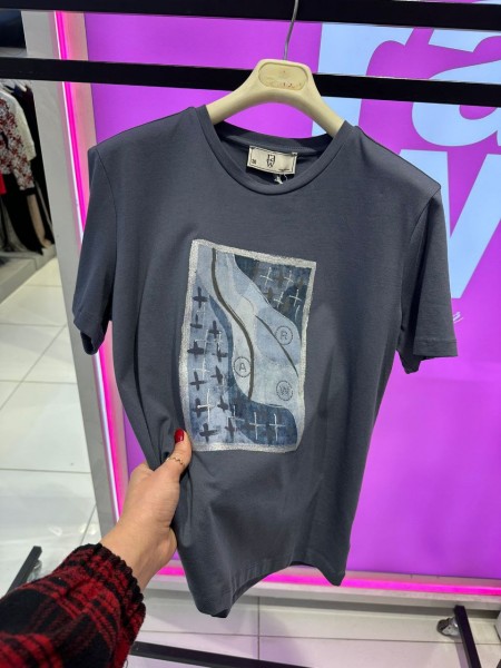 Женская Футболка Raw 